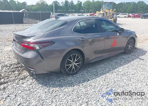 2022 Toyota Camry Se z USA, uszkodzony, nr VIN 4T1T11AK5NU701354